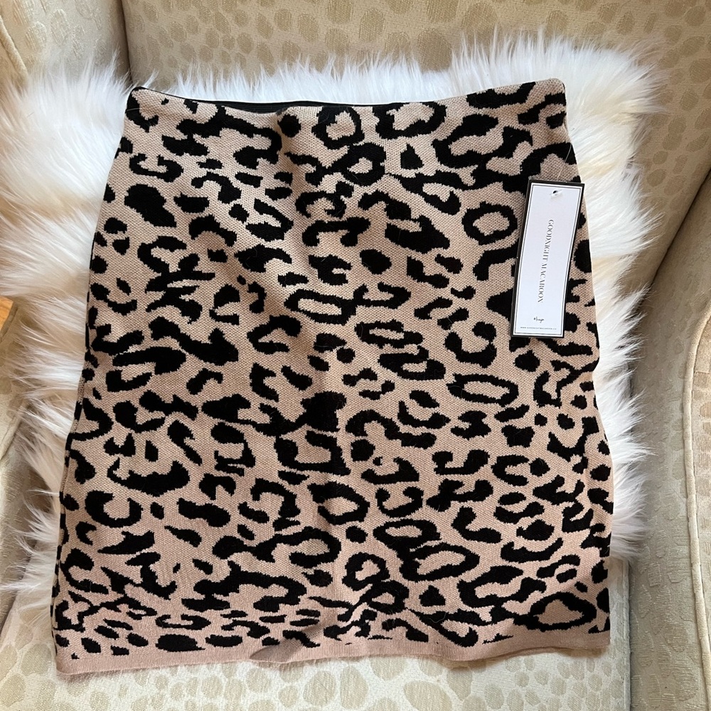 NWT Goodnight Macaroon Leopard Print Mini Skirt w/Elastic Waistband, size S